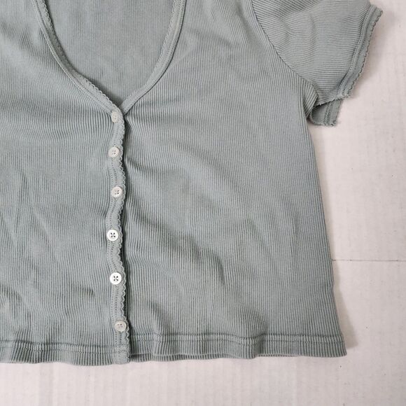 Brandy Melville Blouse One Size Green Paige Baby Ruffle Button Up Tee Crop Top - Picture 5 of 8